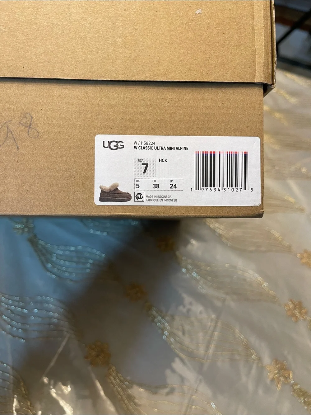 UGG crafted keep